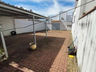 Casa no Jardim Paraíba em Aparecida com 4 quartos.