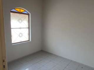 Casa com 02 dormitórios no centro