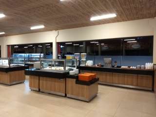Restaurante com uma estrutura excepcional e Posto de Gasolina em Delfim Moreira MG